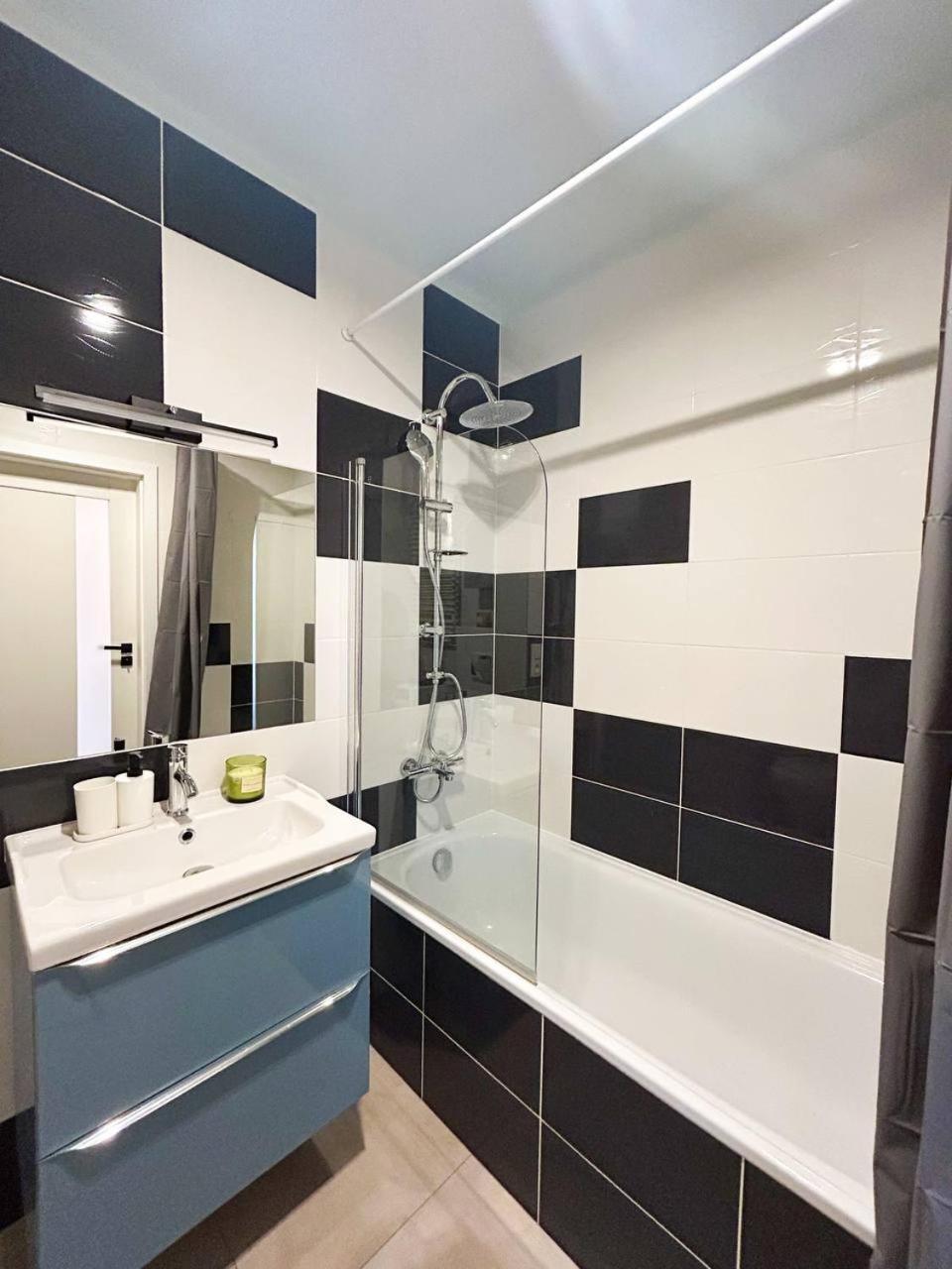 Lumina Luxury 3-Rooms Apartments With Parking وودج المظهر الخارجي الصورة
